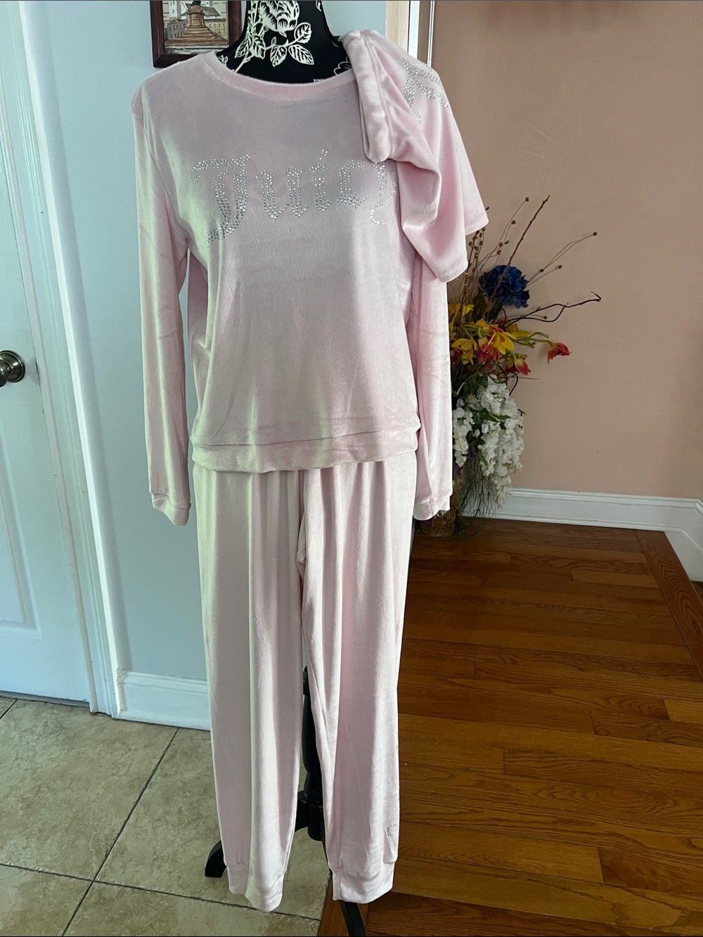NWOT Juicy Couture 3 pcs  Light Pink Velour Rhinestone Logo Pajama Set